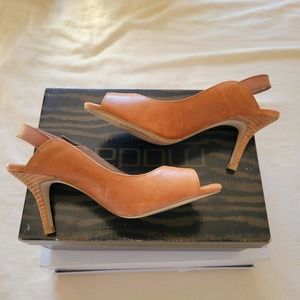 Moda Spana Leather Tan High Heel Slip-on Dress Shoes Size Women's 5.5 Heel Strap